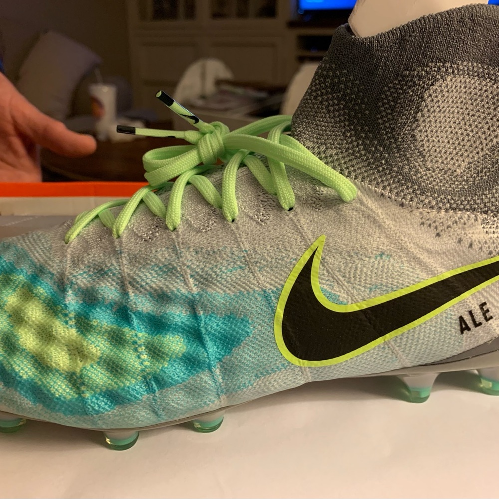 Nike - Magista Obra ll FG shoes new